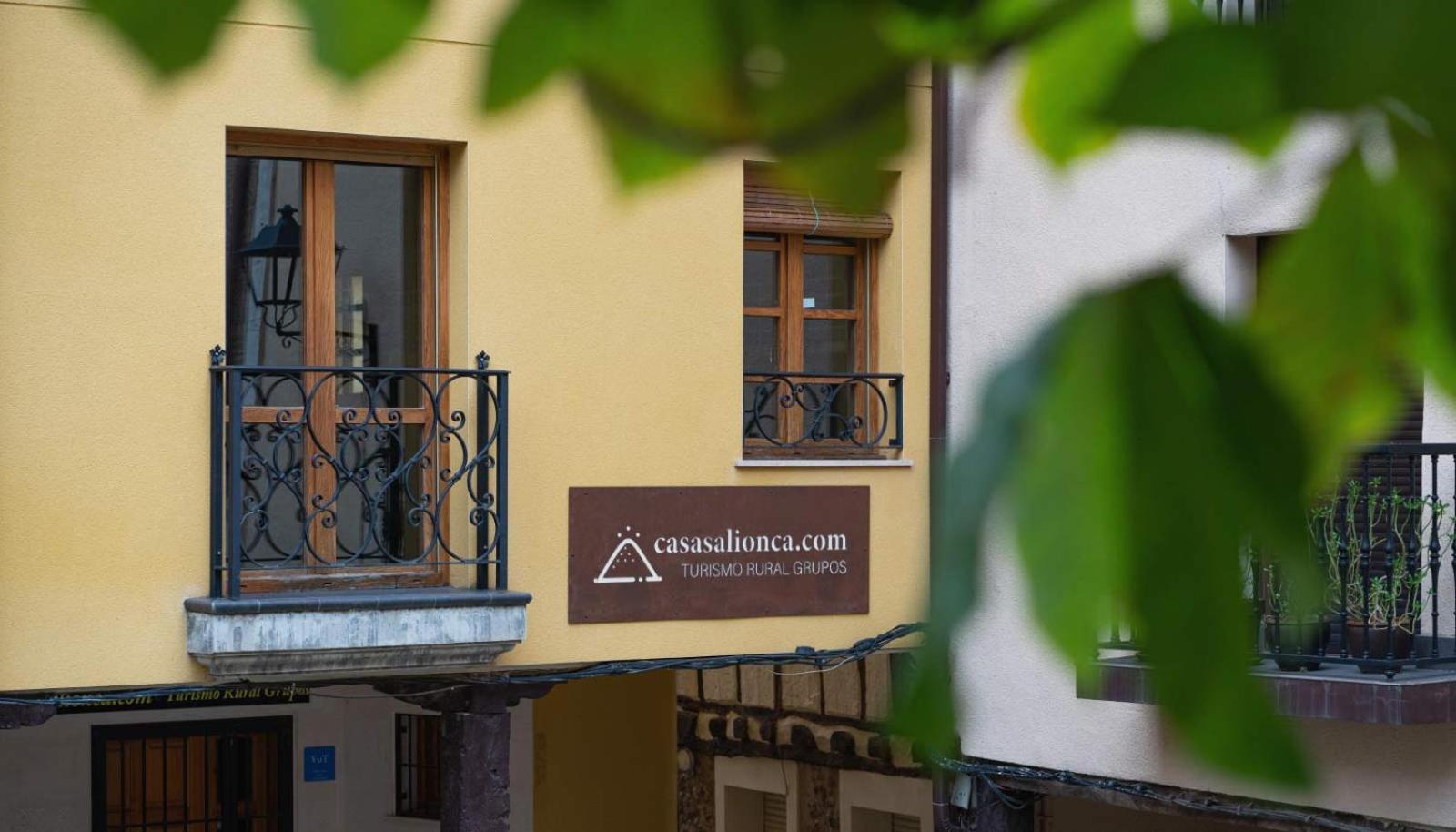 Salionca Habitaciones Poza de la Sal エクステリア 写真